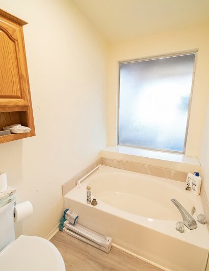 Budget Bathroom Makeovers