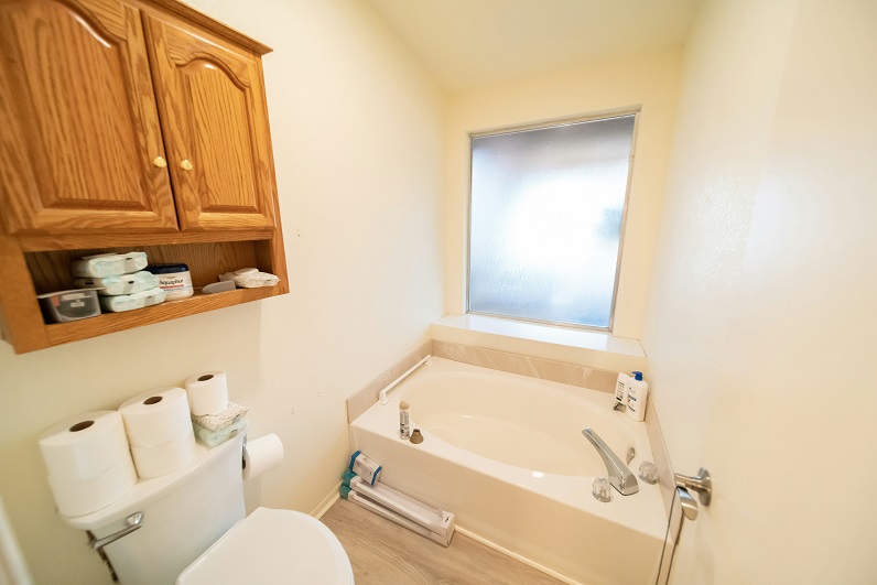 Budget Bathroom Makeovers