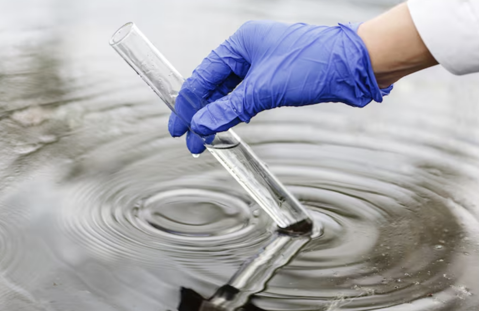 H2S-Treated Produced Water in Hydraulic Fracturing: Chemistry, Risks & Reuse Best Practices