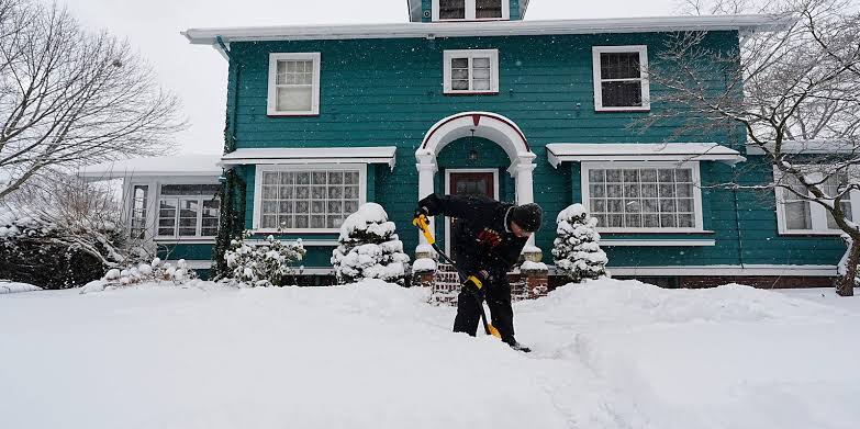 How Rochester, MN Homes Can Handle Hail, Snow, and Freeze-Thaw Weather